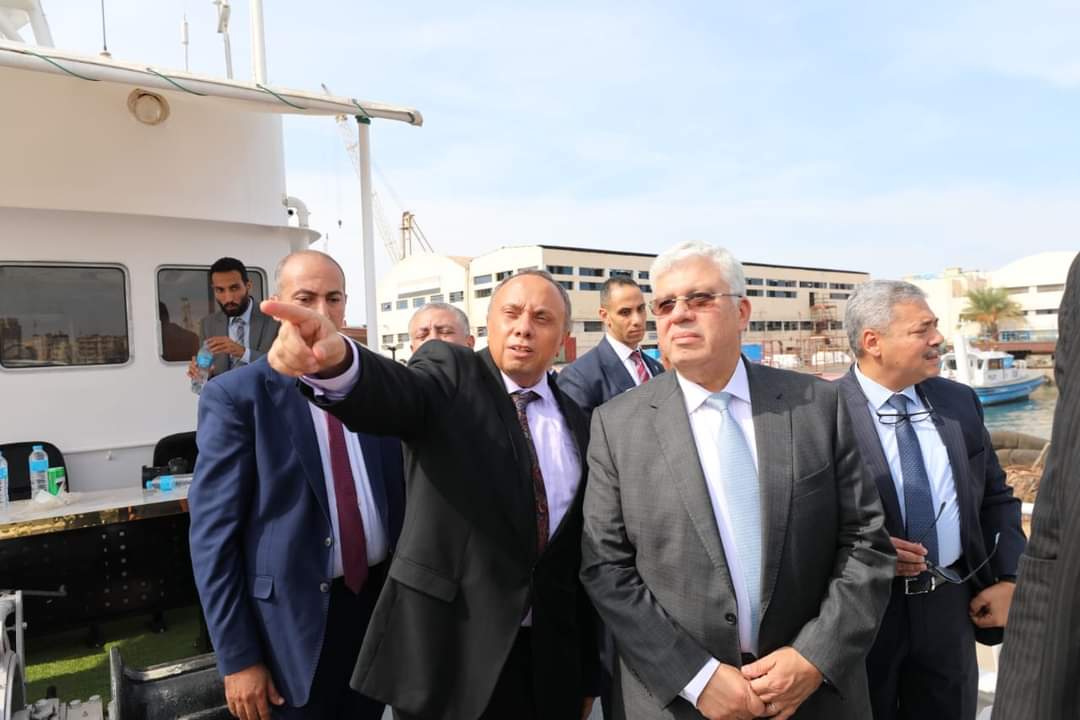 عاشور يتفقد سفينة الأبحاث العلمية سلسبيل بالإسكندرية