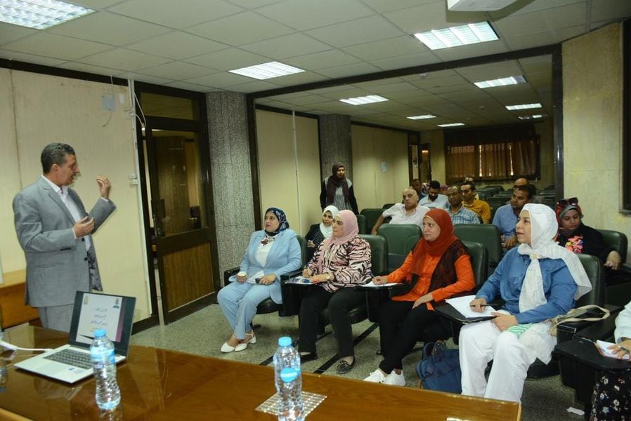 جامعة أسيوط تشهد فعاليات دورة تدريبية حول 