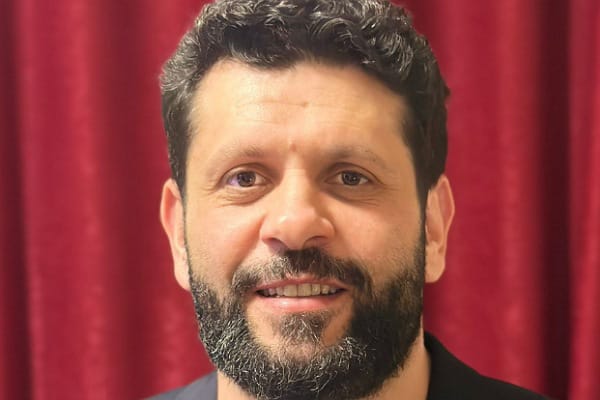 من هو علي الشناوي الذي أبهر السعوديين بفنون الهندسة؟ 