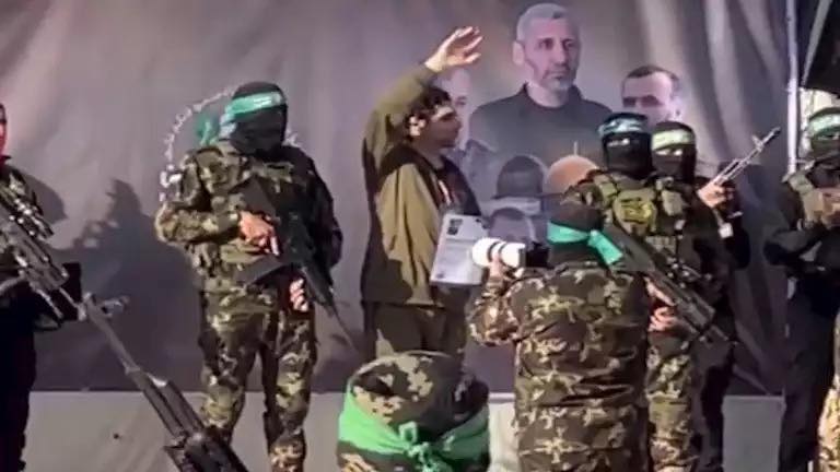 بدء الإفراج عن الدفعة الأولى من الرهائن الإسرائيليين في شمال غزة