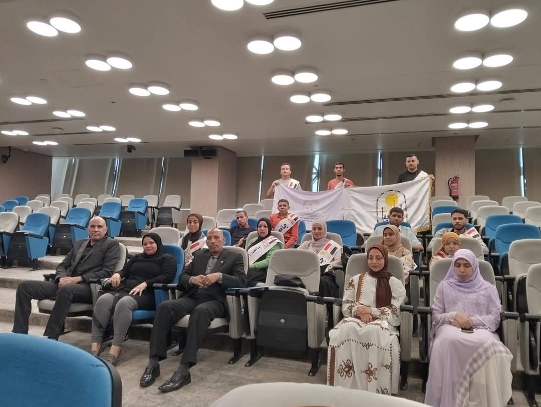 جامعة أسيوط تنظم زيارة ميدانية لوفد من طلابها ذوي الإعاقة إلى الأكاديمية الوطنية لتكنولوجيا المعلومات بالعاصمة الإدارية