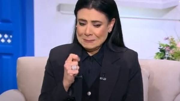 نشوى مصطفى تنشر آخر صورة  التقطتها لزوجها قبل وفاته بيومين
