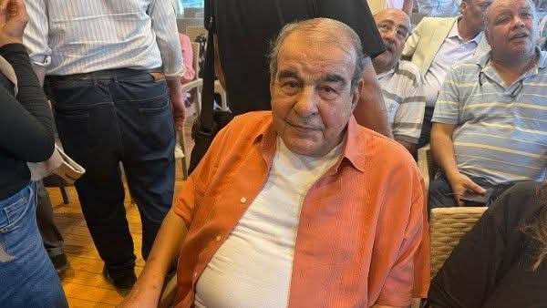 مفيد عاشور ينعى الفنان الراحل فكري صادق