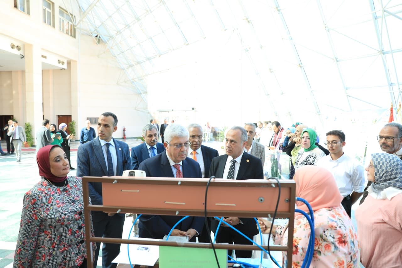 وزير التعليم العالي يترأس اجتماع مجلس إدارة مدينة الأبحاث العلمية والتطبيقات التكنولوجية