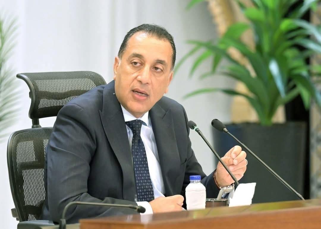 رئيس الوزراء يهنئ فخامة الرئيس بالذكرى الثانية والخمسين لانتصارات أكتوبر المجيدة