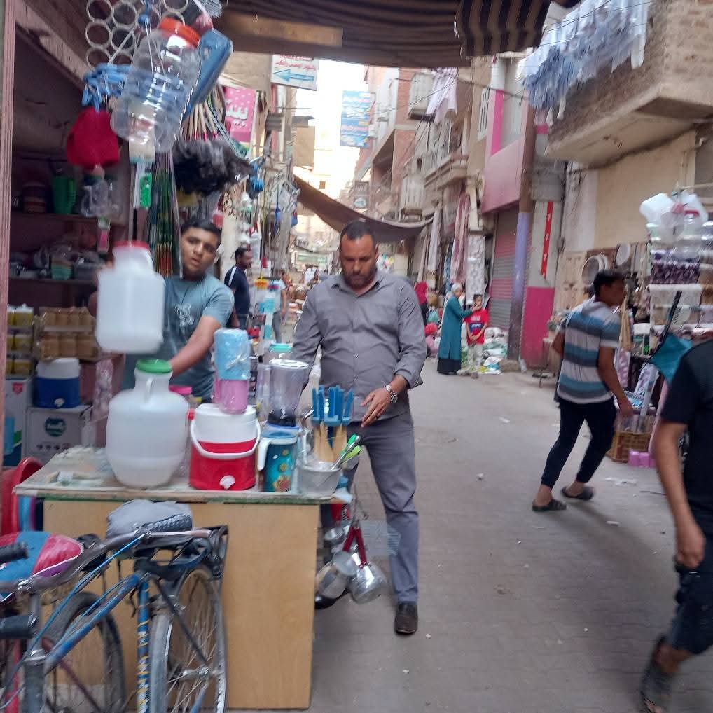 تواصل حملات رفع الإشغالات بطما