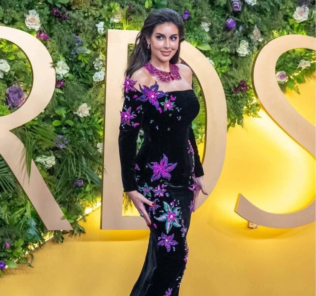ياسمين صبري تتألق بفستان  ساحر ٠٠   حفل الـ joy awards 2025 .