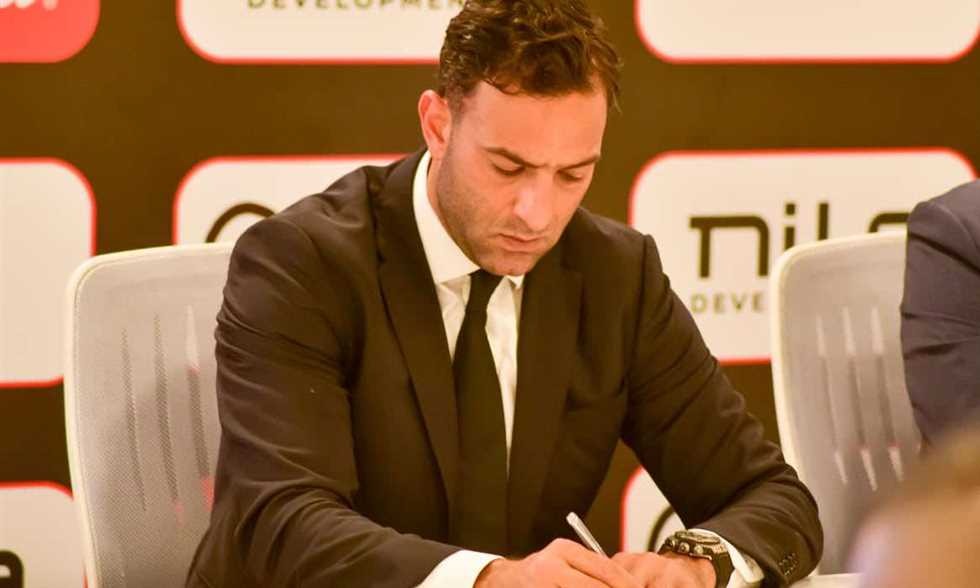 ميدو: لدينا شيكات مفتوحة لضم لاعبي الأهلي..وزيزو يريد البقاء في الزمالك
