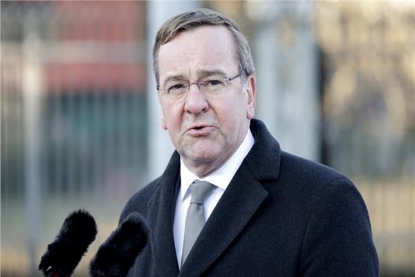 وزير الدفاع الألماني يصل وارسو لإجراء محادثات عسكرية- سياسية