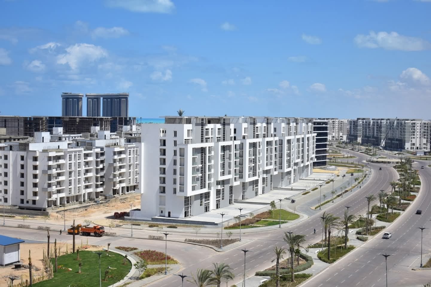 رئيس الوزراء يسأل عن موقف تسليم الوحدات بالعلمين الجديدة