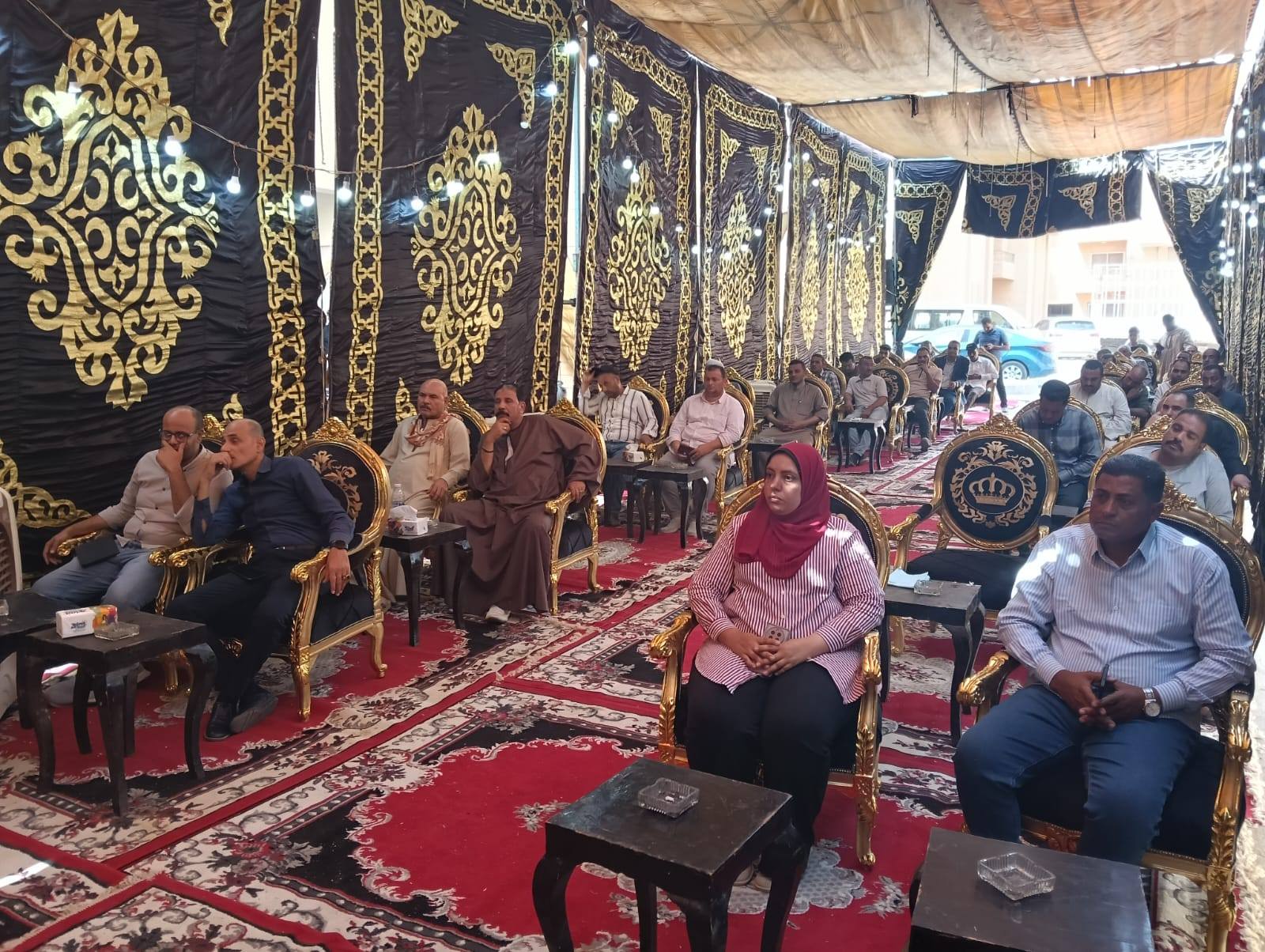 نائب محافظ الجيزة يلتقي بمستثمري المنطقة الصناعية جرزا بمركز العياط لبحث المشاكل والتحديات