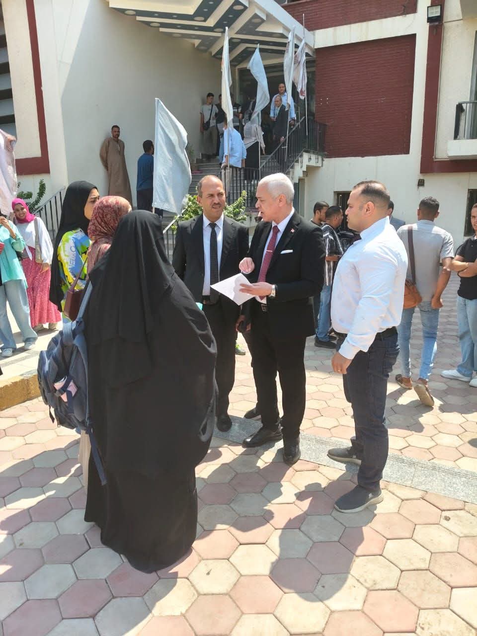 جامعة أسيوط تستمر في استقبال الطلاب بالمدينة الجامعية مع انطلاق العام الدراسي الجديد