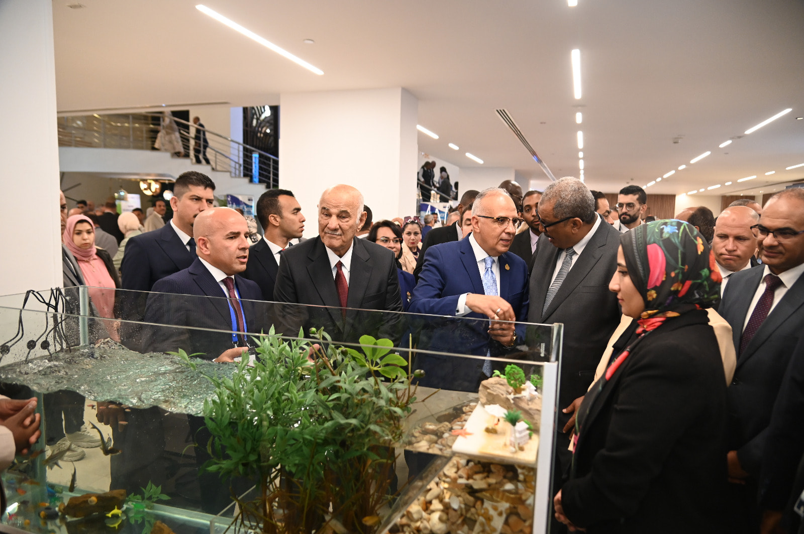 وزير الموارد المائية والري يفتتح المعرض المقام على هامش 