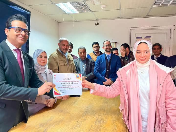 وكيل صحة سوهاج يكرم العاملين المتميزين بإدارات المديرية المختلفة 