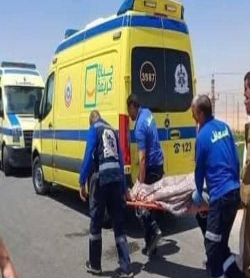 عاجل مصرع شخص وإصابة آخر إثر حادث انقلاب سيارة من نوع 