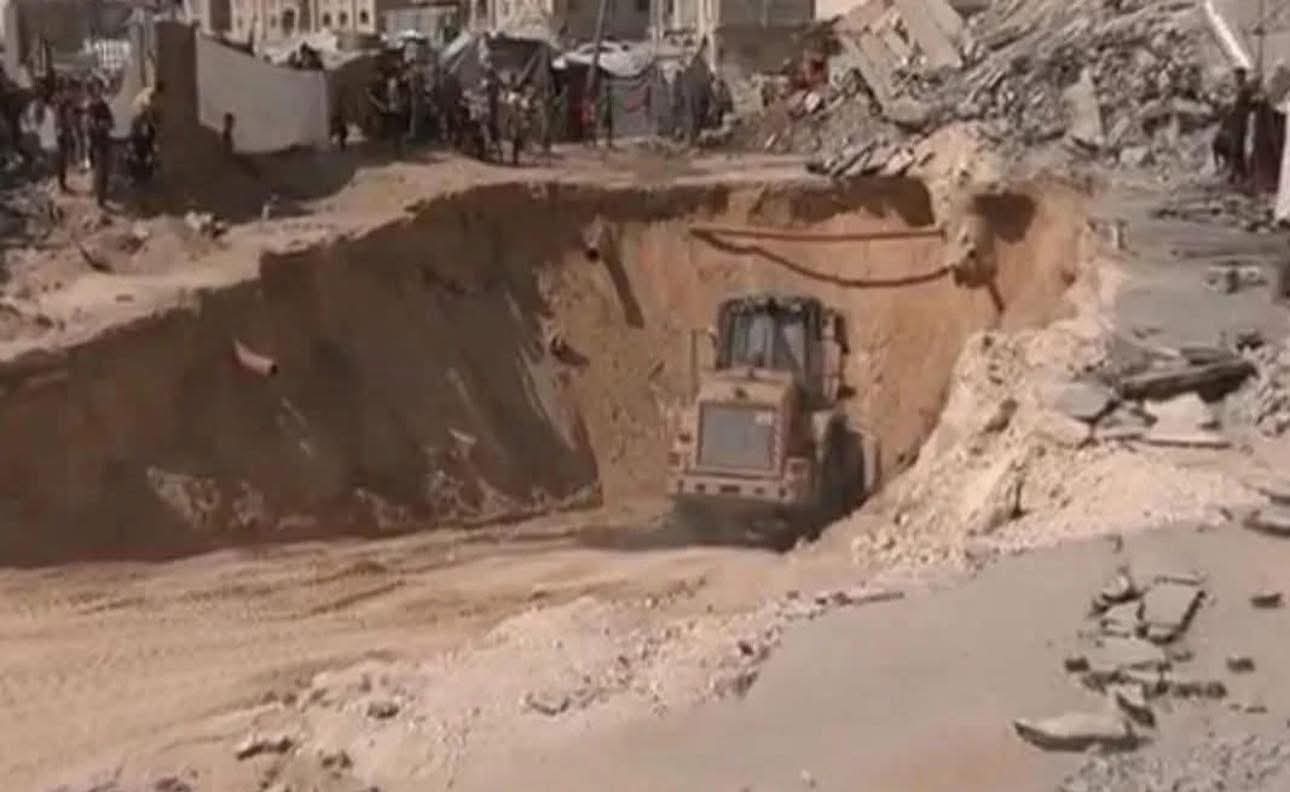 العالم اعمى 19 جثة لاسرائيليين و10 الاف فلسطيني تحت الركام