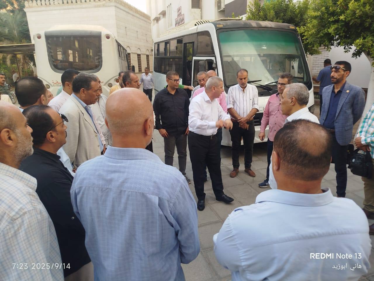 وكيل تعليم الشرقية يقود «الأتوبيس الطائر» لمتابعة جاهزية المدارس للعام الدراسي الجديد