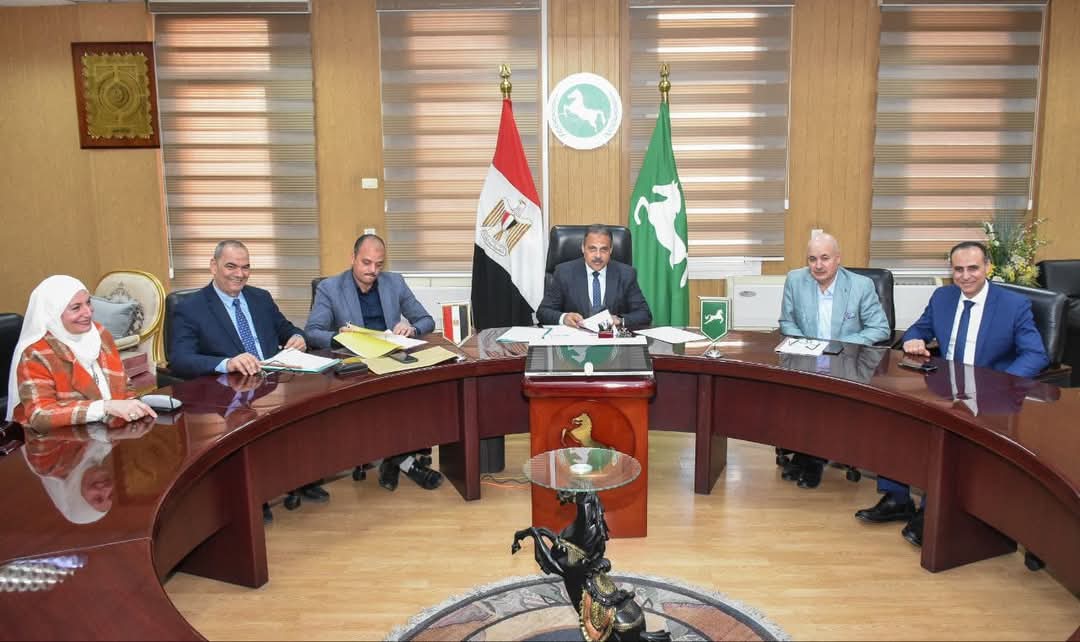 محافظ الشرقية يترأس لجان إختياروظائف بالديوان العام ومديرية الصحة