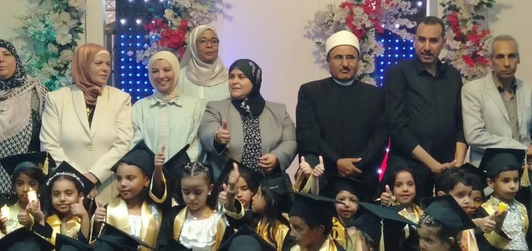 معهد ذو النورين الابتدائي النموذجي يكرم الطلاب المتفوقين في الشهادة الابتدائية 