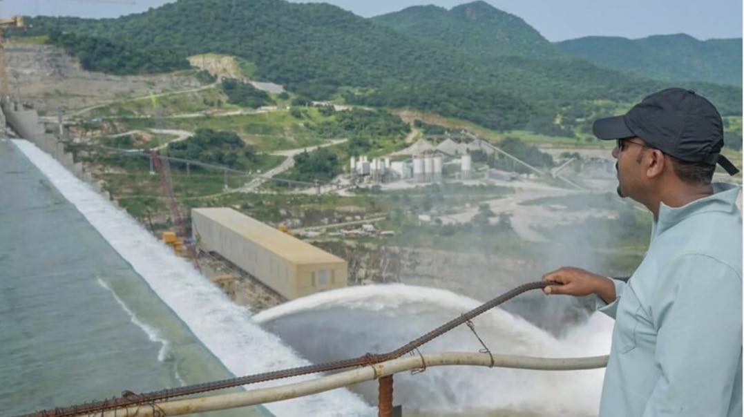 سد النهضة بين التحديات والمخاطر قراءة سياسية لتصريف المياه وإيقاف التوربينات