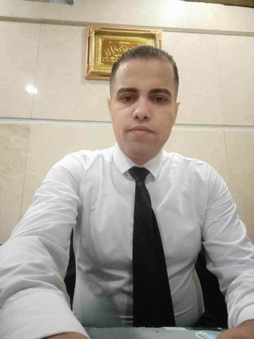 معوض محمد معوض: فني صيانة محمول ومُعلم شروحات متفوق على منصات السوشيال ميديا