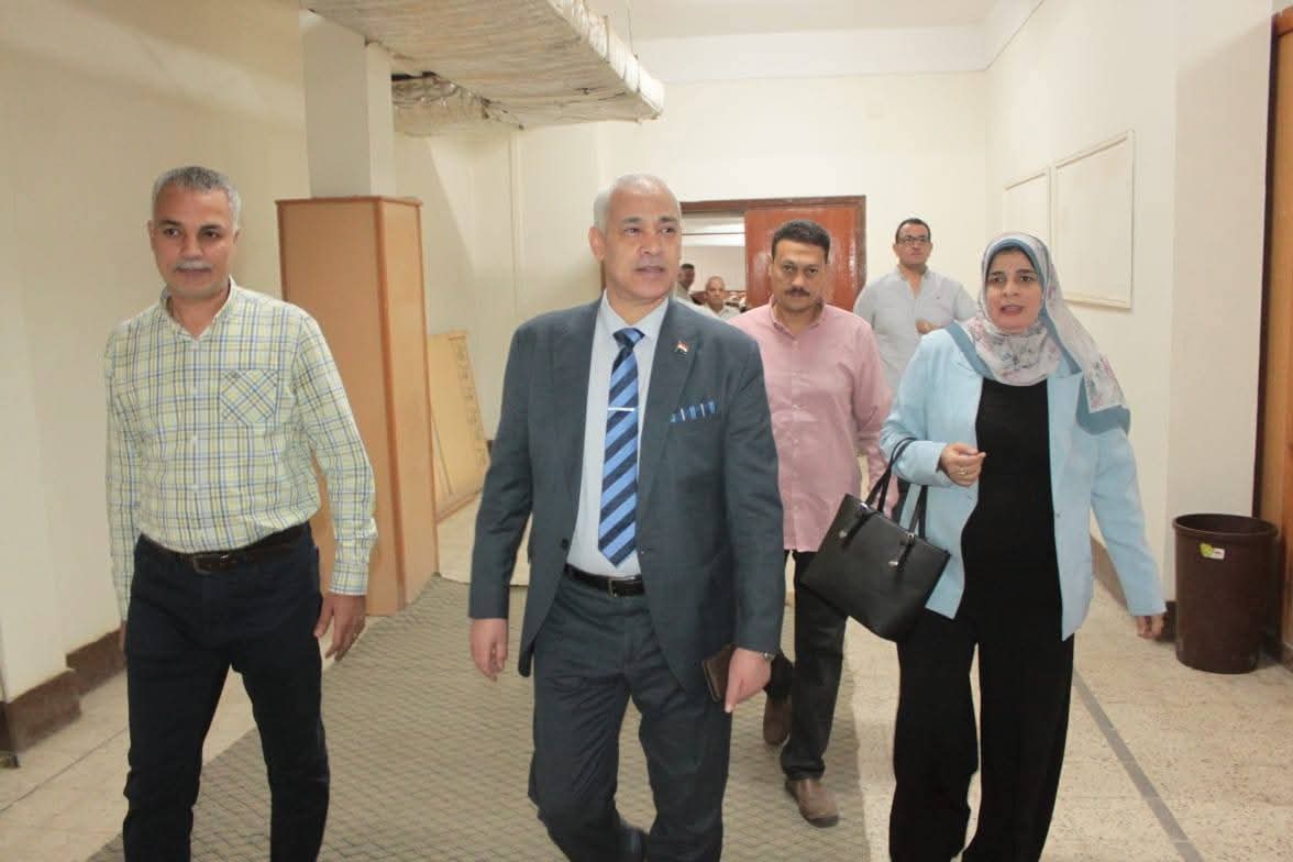 نائب رئيس جامعة أسيوط يتفقد مركز النيل للتنوير والإشعاع الثقافي لمتابعة سير العمل وآليات التطوير المستقبلية
