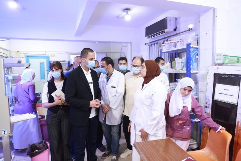 نائب وزير الصحة يجري جولة ليلية مفاجئة على مستشفيي بسيون المركزي 