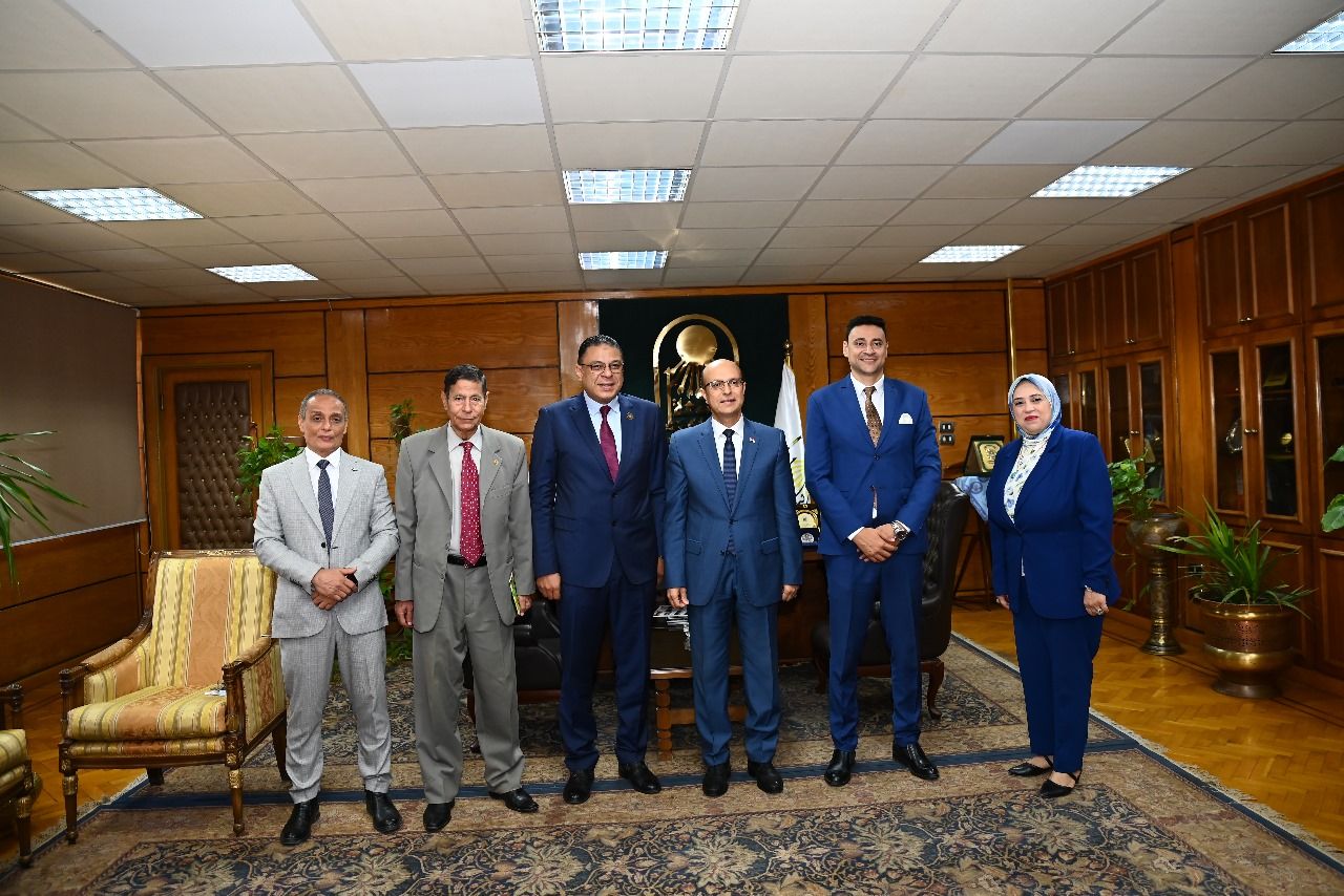 المنشاوي يستقبل المدير التنفيذي لمبادرة 