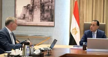 رئيس الوزراء: توجيه للحكومة من الرئيس السيسى بمواصلة تطوير الآبار الجديدة   