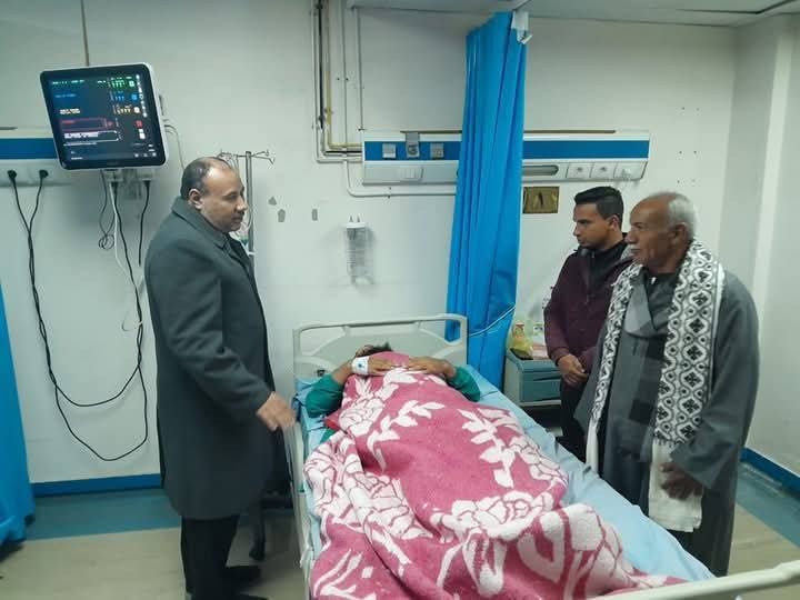 للاطمئنان على المرضى.. نائب رئيس جامعة الأزهر للوجه القبلي يتفقد الخدمة الطبية بالمستشفى الجامعي بأسيوط 