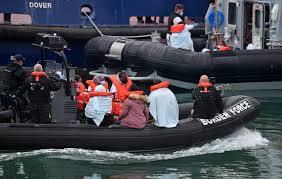 العثور على جثة مهاجر على شاطئ فرنسي مع تزايد محاولات العبور إلى المملكة المتحدة