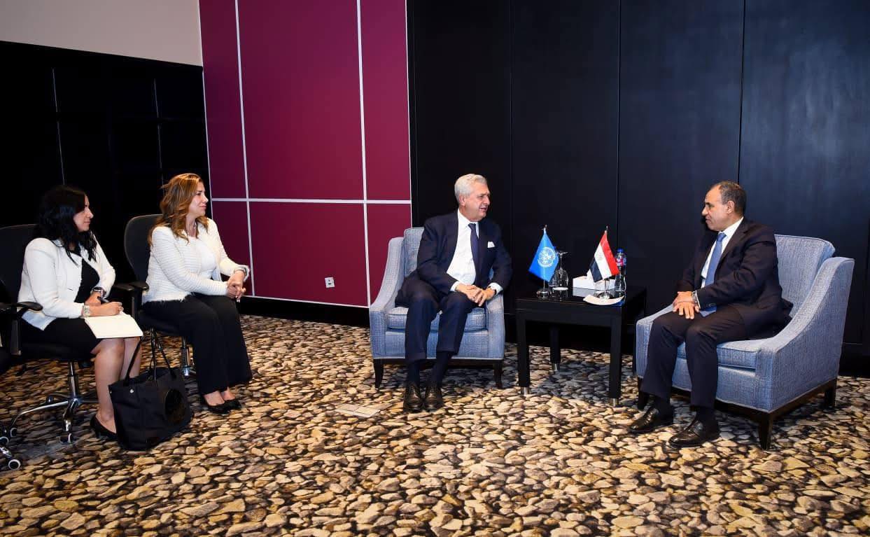 وزير الخارجية يلتقي مفوض الأمم المتحدة السامي لشئون اللاجئين