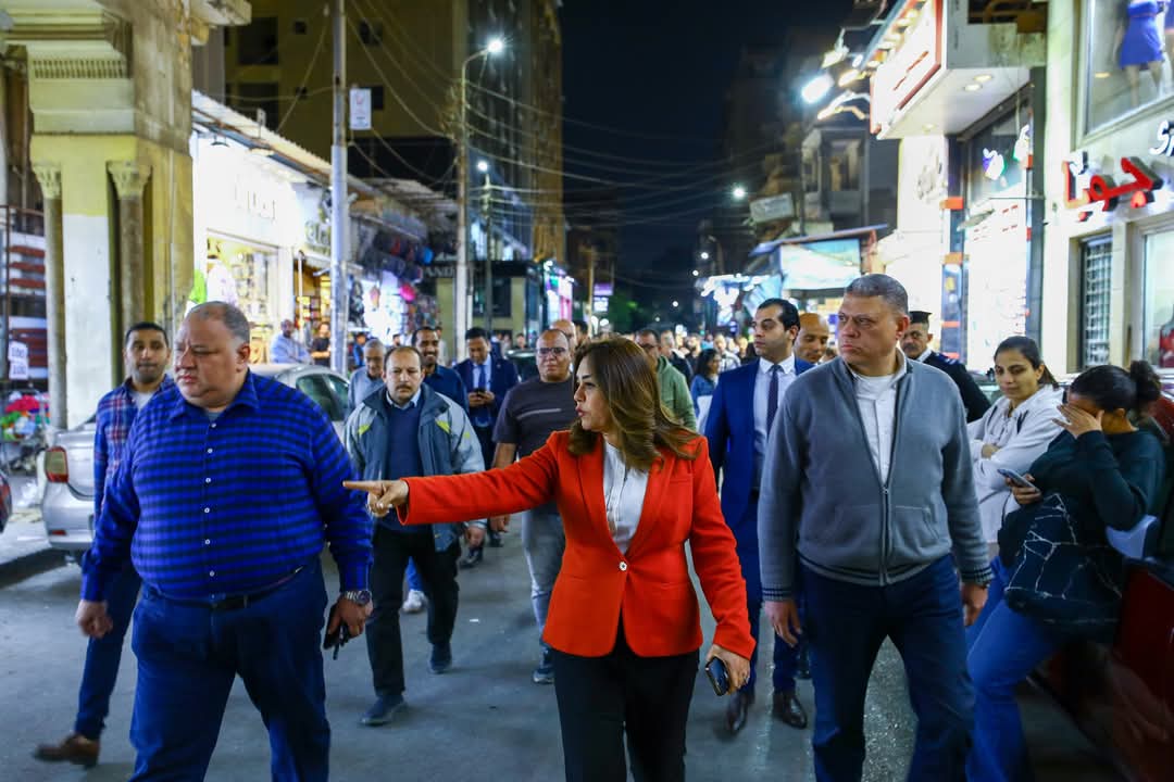 وزيرة التنمية المحلية تقوم بجولة ليلة مفاجئة على عدد من شوارع مصر الجديدة