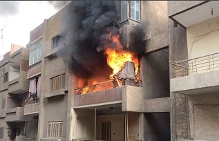 إصابة شخص في حريق شقة سكنية بأكتوبر