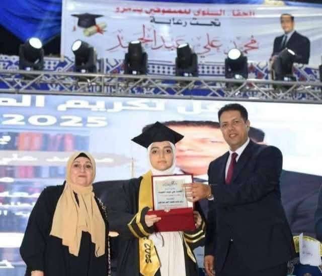 محمد علي يكرم المتفوقين بمدارس دمرو بالمحلة ويؤكد دعمه لمسيرة التعليم