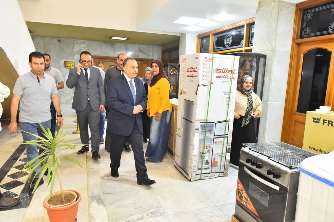محافظ أسيوط يوزع 10 أجهزة عرائس على الأسر الأولى بالرعاية بمشاركة مجتمعية بمناسبة عيد الأضحى المبارك