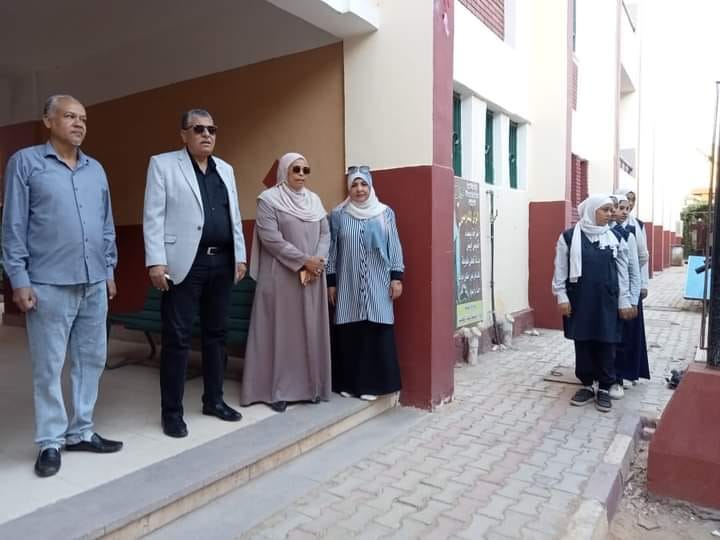 طلاب أسوان بجميع الإدارات يعلنون من خلال وقفتهم عن تضامنهم مع القضية الفلسطينية وشهداء غزة