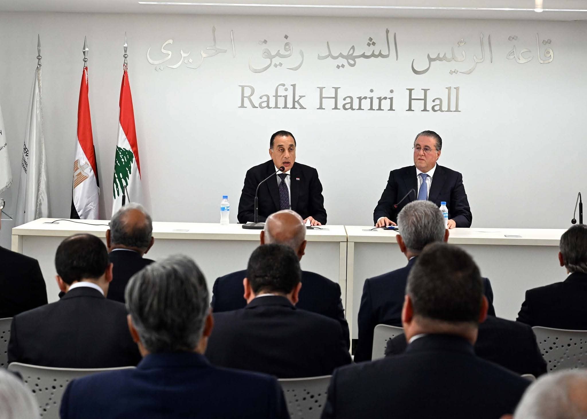 رئيس الوزراء يجيب عن أسئلة مسئولى الهيئات الاقتصادية وغرفة التجارة والصناعة بلبنان