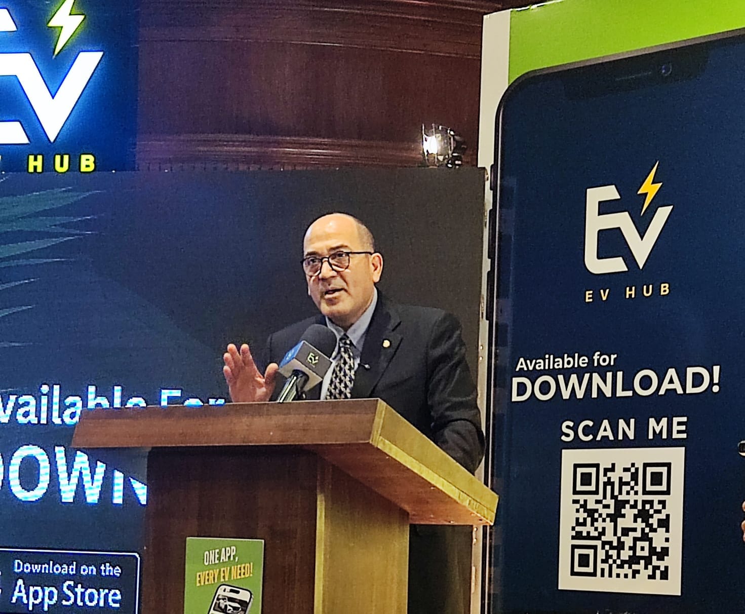 نادى السيارات والرحلات المصرى يستضيف مؤتمر إطلاق تطبيق (EV Hub) الصحفى