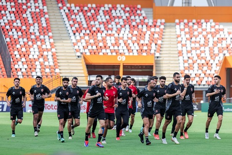الأهلي يخوض مرانه الختامي قبل مواجهة الهلال في حضور وسائل الإعلام