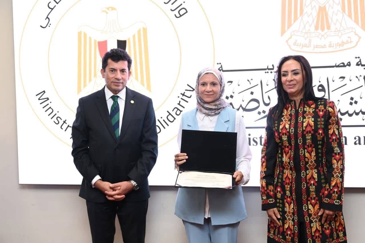 وزيرا الشباب والرياضة والتضامن الاجتماعي يكرمان ابطال الاولمبياد الخاص بعد انجازهم في الفروسية بالامارات