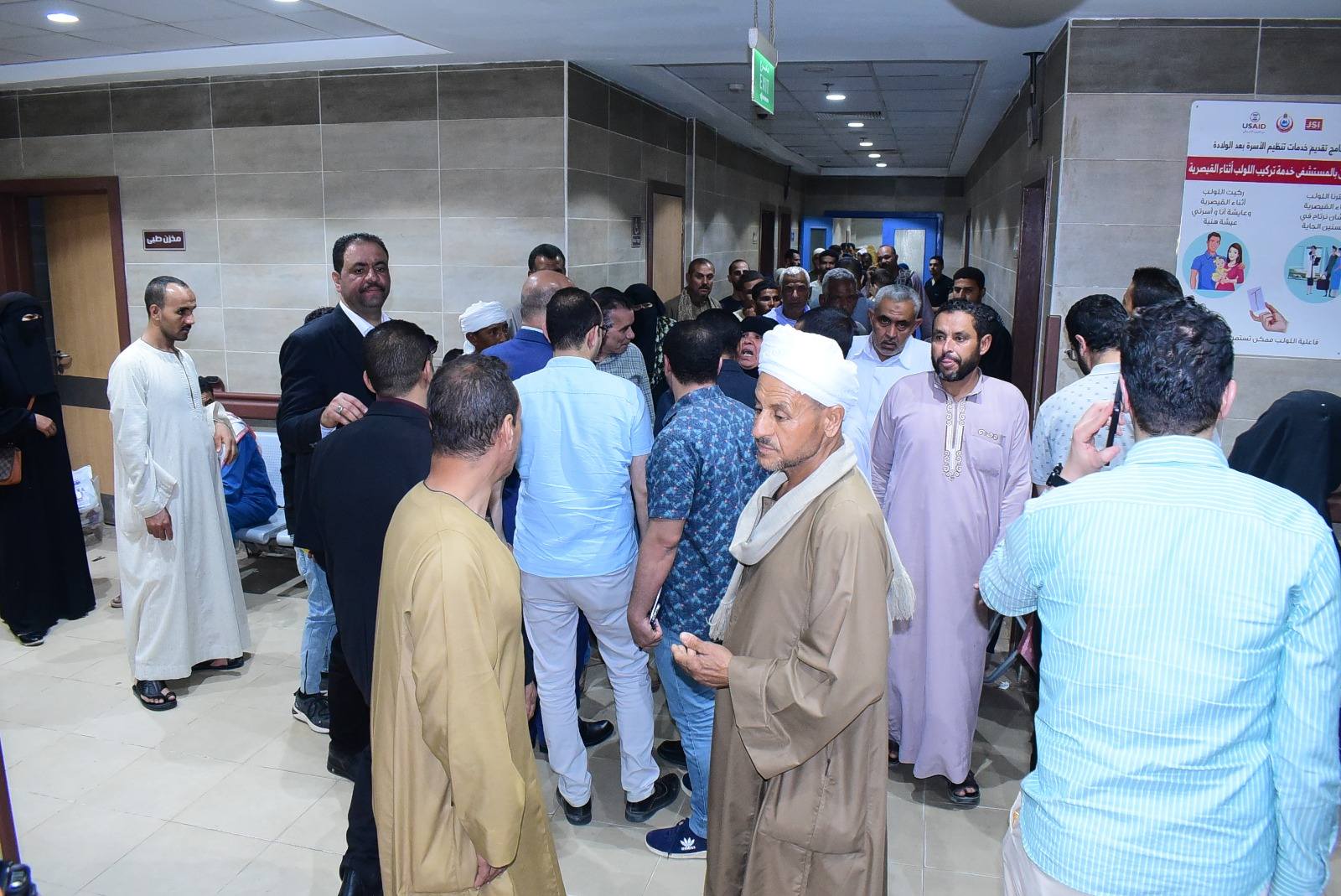 رئيس جامعة سوهاج يتفقد مستشفى الاستقبال والطوارئ