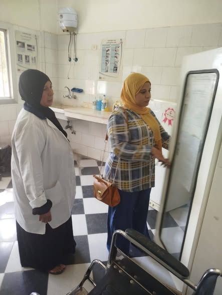 جولة ميدانية مفاجئة لمديرة إدارة قنا الصحية لمتابعة أداء وحدات الرعاية الأولية