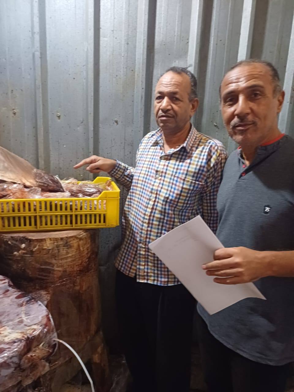 ضبط لحوم غير صالحة وسلع غذائية منتهية الصلاحية وتحرير 208 محاضر خلال حملات رقابية على المخابز والأسواق