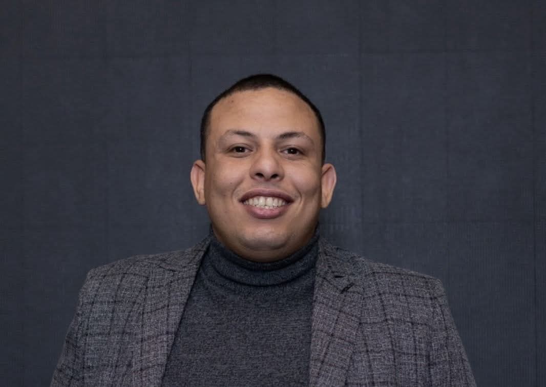 مؤمن أشرف: الأمن السيبراني ضرورة لحماية بيانات الشركات من القرصنة الإلكترونية