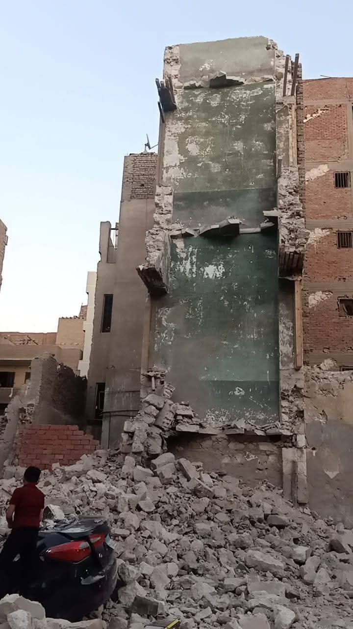 محافظ المنيا يوجه بسرعة التعامل مع انهيار جزئي لعقار بشارع الحسيني دون وقوع خسائر بشرية