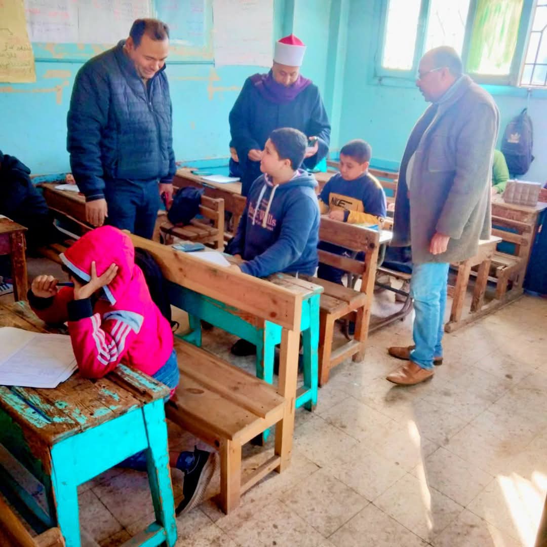 الجنيدى يتابع امتحانات الشهادة الابتدائية والإعدادية بإدارة ديرب نجم