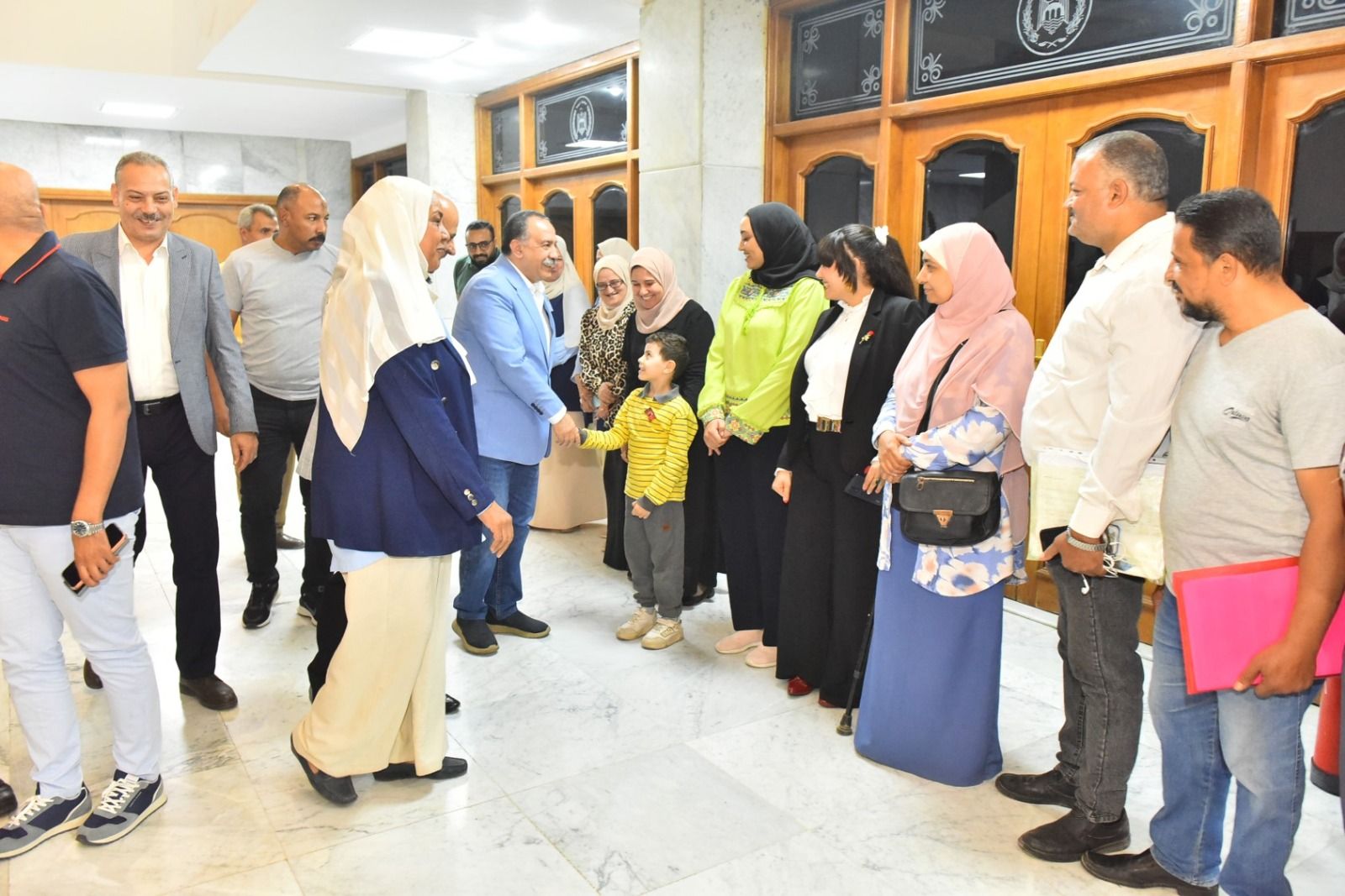 وزير الإسكان يتابع الأعمال النهائية بمشروع حدائق تلال الفسطاط ويعقد اجتماعًا مع الشركات المنفذة