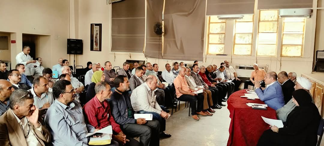 وكيل تعليم قنا : مكافأة المدارس المنفذة لخطة التشجير والدهانات بكفاءة 