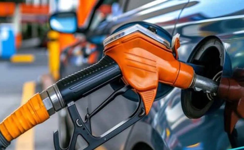 بعد زيادة أسعار البنزين والسولار.. هل حان وقت رفع مرتبات العاملين بالدولة؟